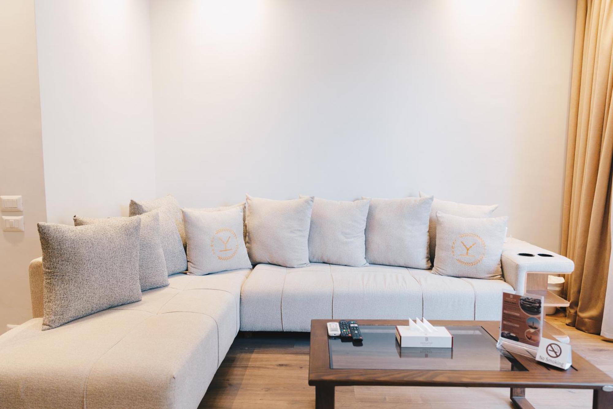 The Near Auc By Elegant Apartment Cairo